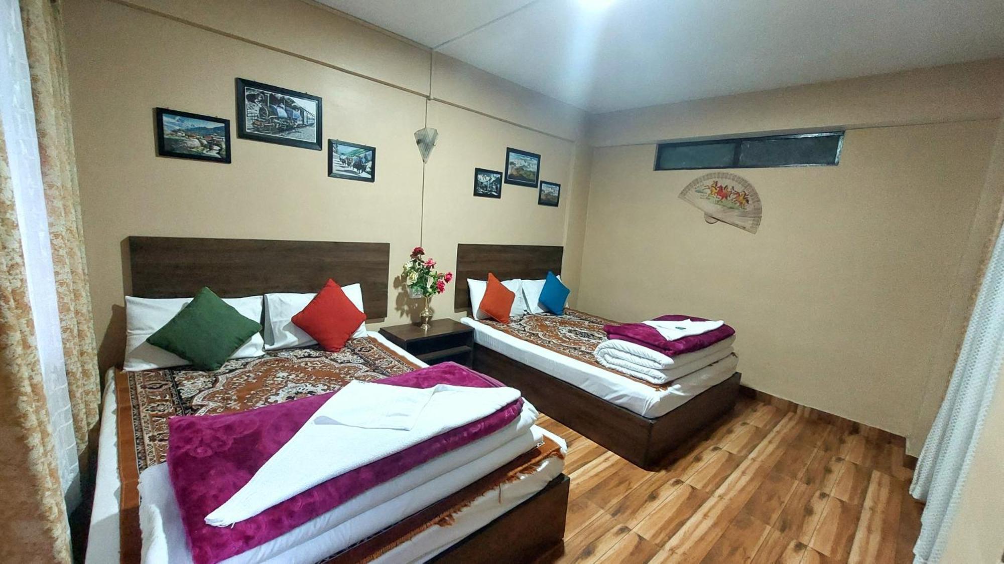 Indivar Homestay Дарджилинг Экстерьер фото
